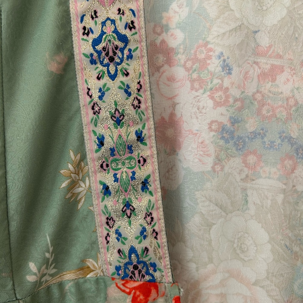 Vintage Green and Red Floral Kimono - Picture 2 of 3